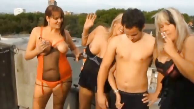 Якість HD :  Противна подружка Пейтон порно відео на українській мові Сіммонс в перший раз трахается в анал Класні порнофільми 