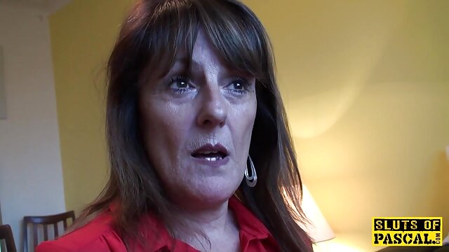 Дивовижний : Чувак-збоченець трахає її українська парнуха хтиву мачуху і гарячу покоївку Порнофільм