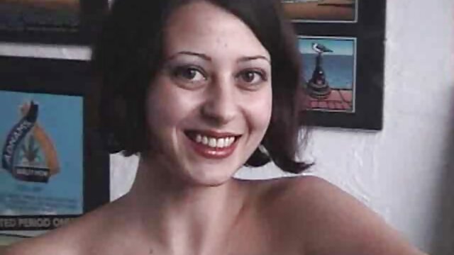 Дивовижний :  Прекрасна брюнетка Роксана Рей підліток жорстко і українське порно видео глибоко трахається зі своїм хлопцем у своїй кімнаті Порнофільм 